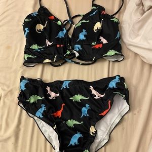 Super cute! Accidentally ordered a size too small! Message me for more details